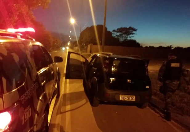 Carro utilizado pelos acusados
