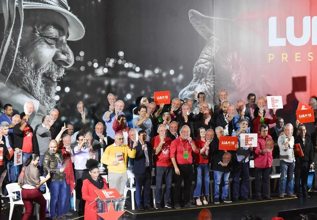Encontro Nacional do Partido dos Trabalhadores oficializou o nome de Lula