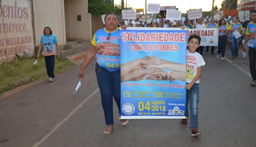 Caminhada aborda o tema Solidariedade com os pobres