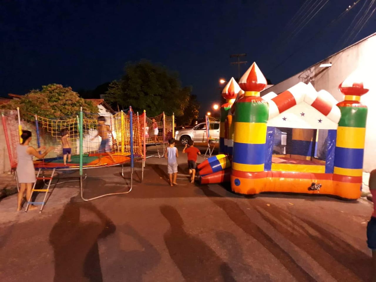 Crianças se divertindo