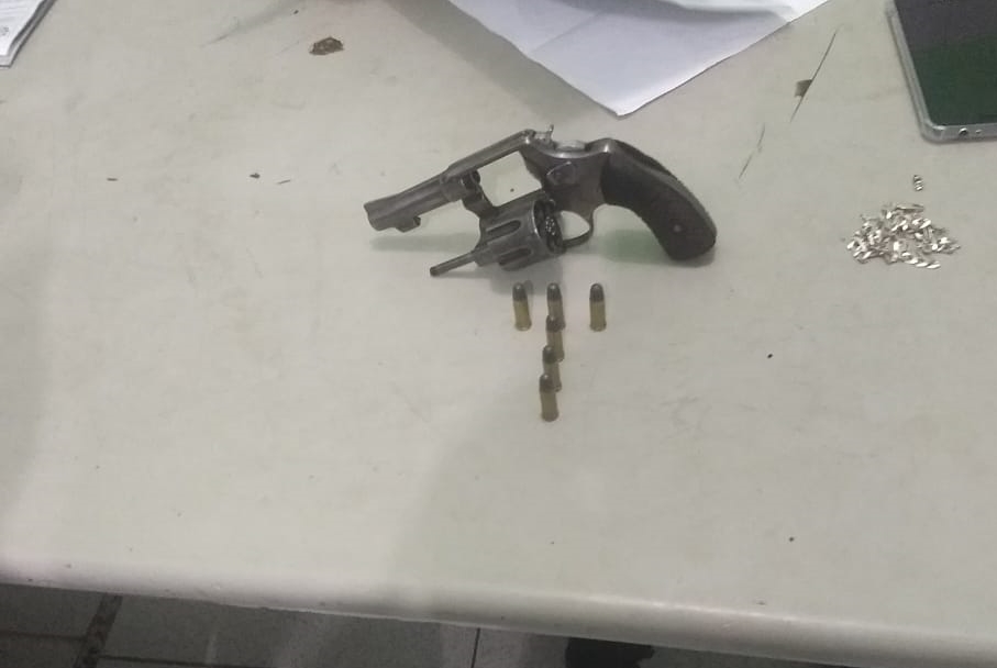 Arma apreendida com menor