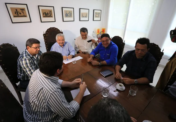 Elmano Férrer se reúne com partidos da coligação 