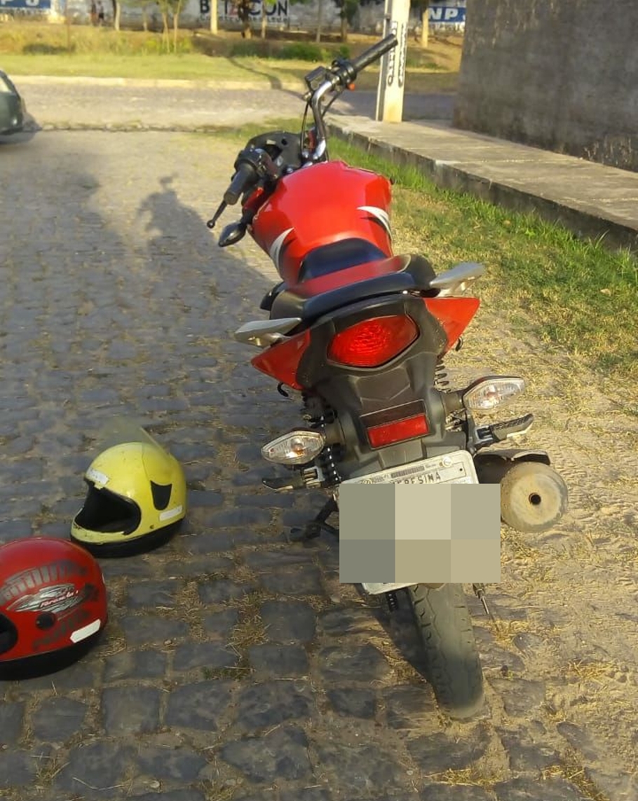 Motocicleta recuperada no bairro Manoel Evangelista 
