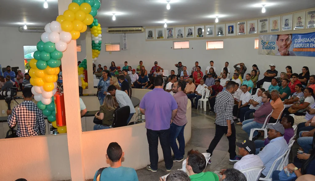 Convenção do MDB reúne dezenas de pessoas em Picos