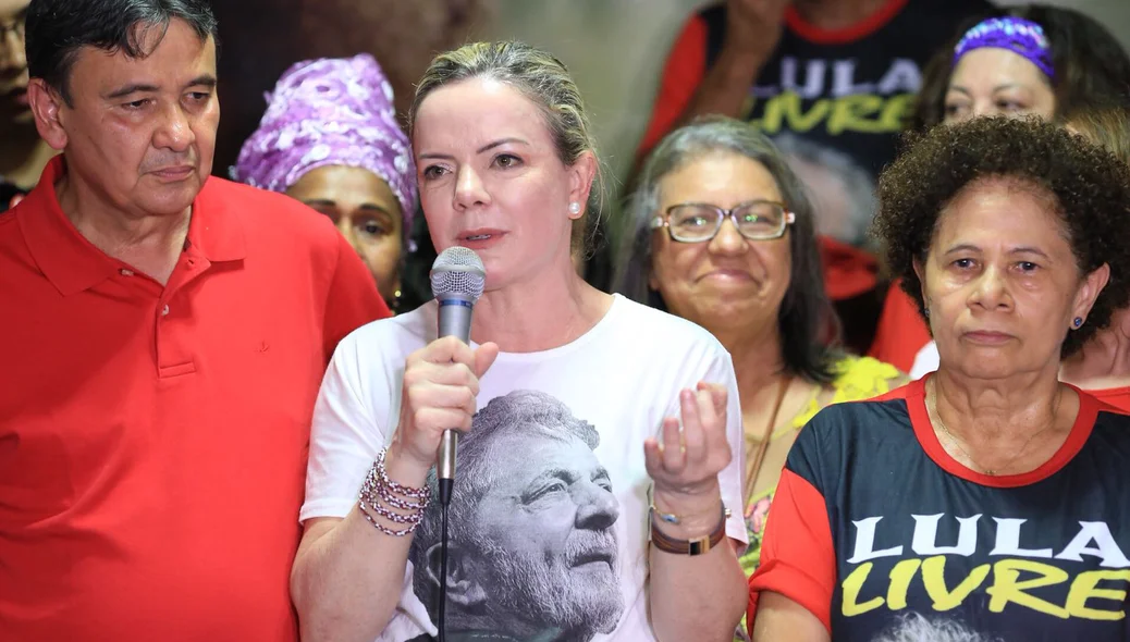 Wellington Dias, Gleisi Hoffmann e Regina Sousa em coletiva 