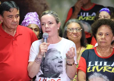 Wellington Dias, Gleisi Hoffmann e Regina Sousa em coletiva 