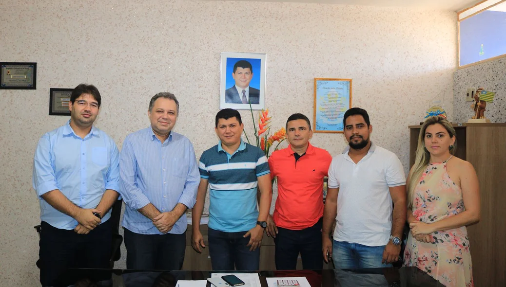 Florentino neto visitou o Hospital esteve reunido com o prefeito do município, Rubens Vieira  
