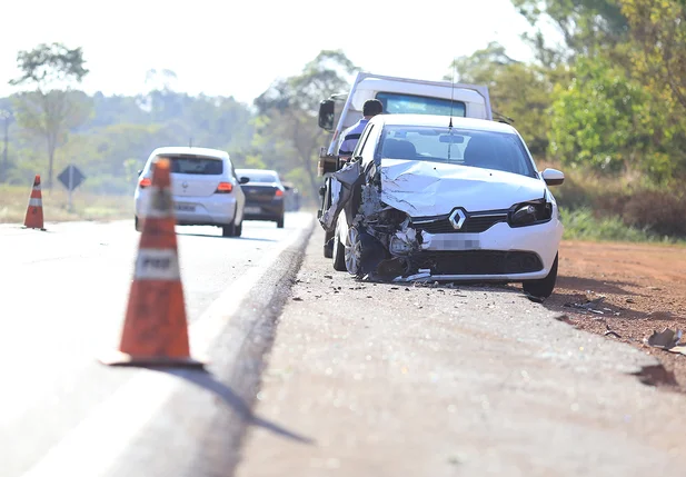 O acidente aconteceu nesta tarde na BR-343