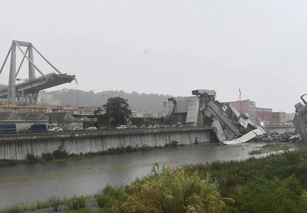 Ponte que desabou fica em Gênova