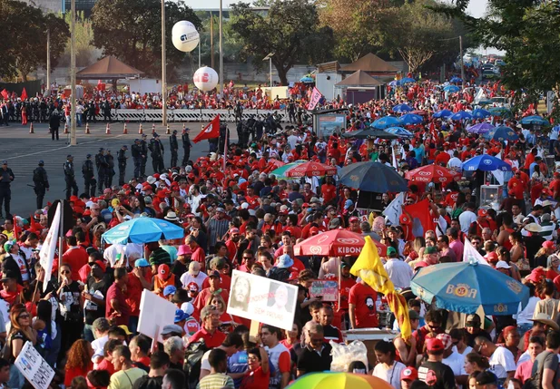 Manifestação a favor da candidatura de Lula em Brasília