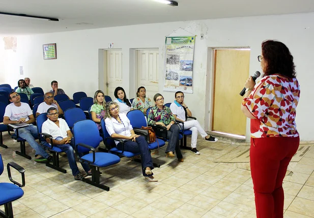 Prefeita Patrícia Leal discursa sobre o balanço do Programa Saúde da Mulher