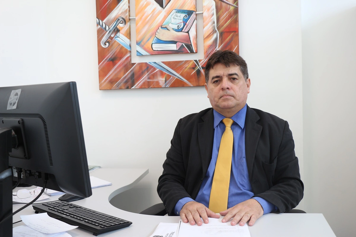 Promotor Elói Júnior 