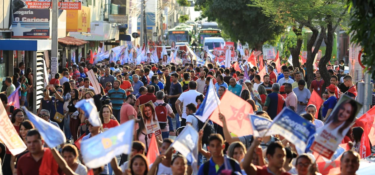 Avenida principal do Dirceu ficou lotada