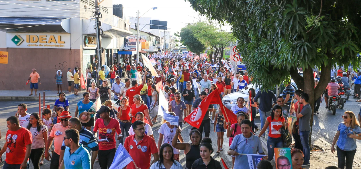 Caminhada no bairro Dirceu 