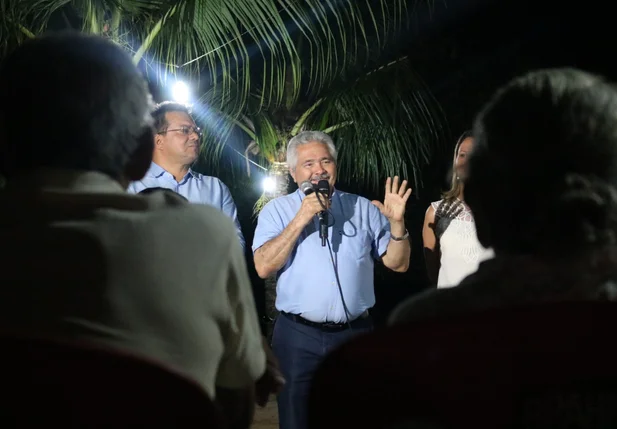 Candidato ao Governo, Elmano Férrer visita comunidades