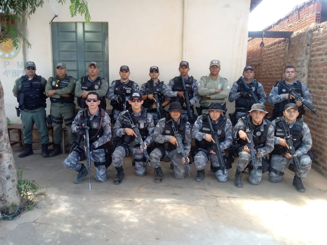Policiais que fizeram parte da operação