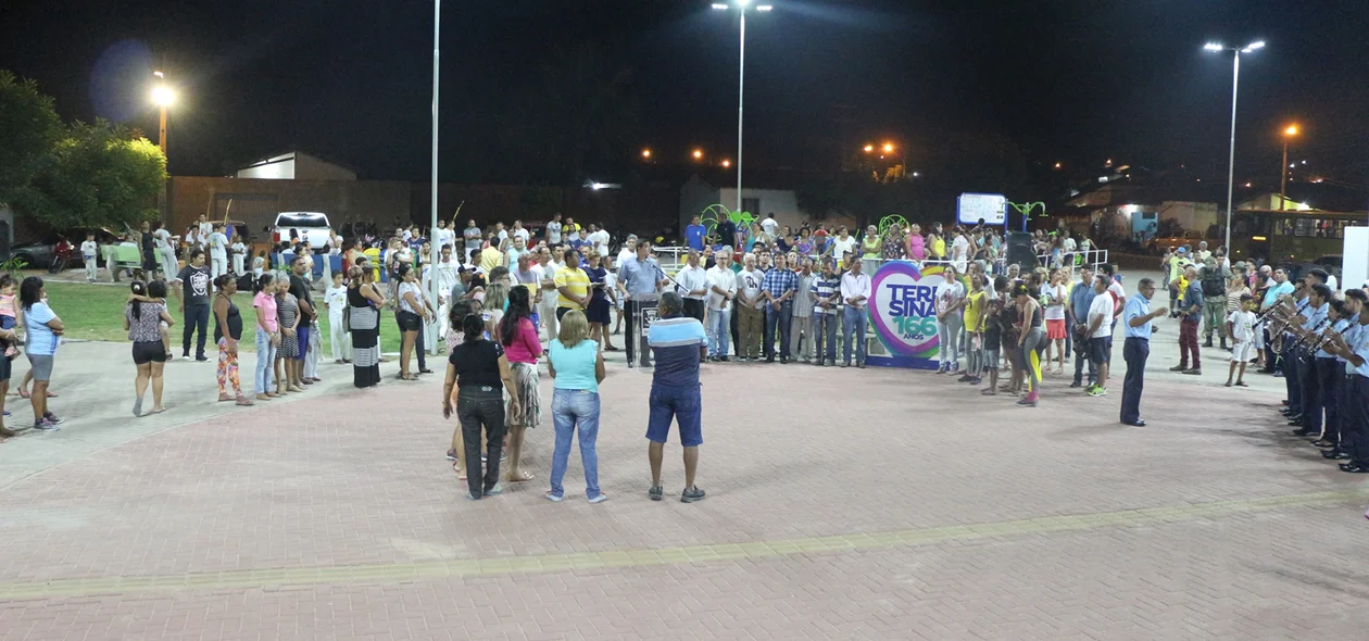 A inauguração contou com alguns moradores da localidade