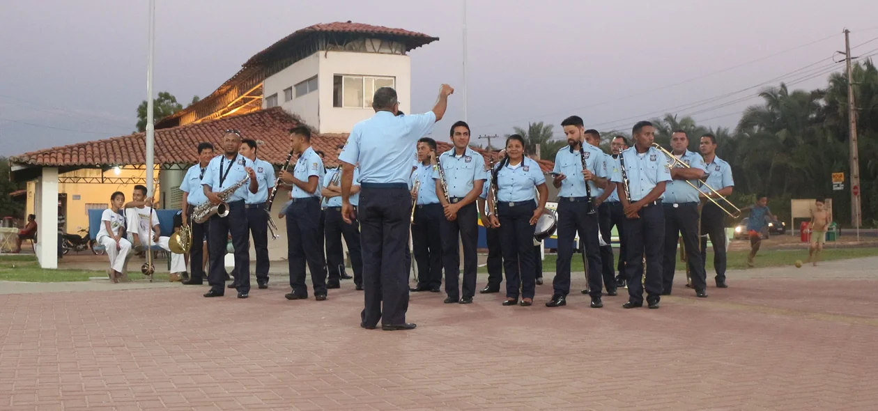 A inauguração da praça teve musica ao vivo
