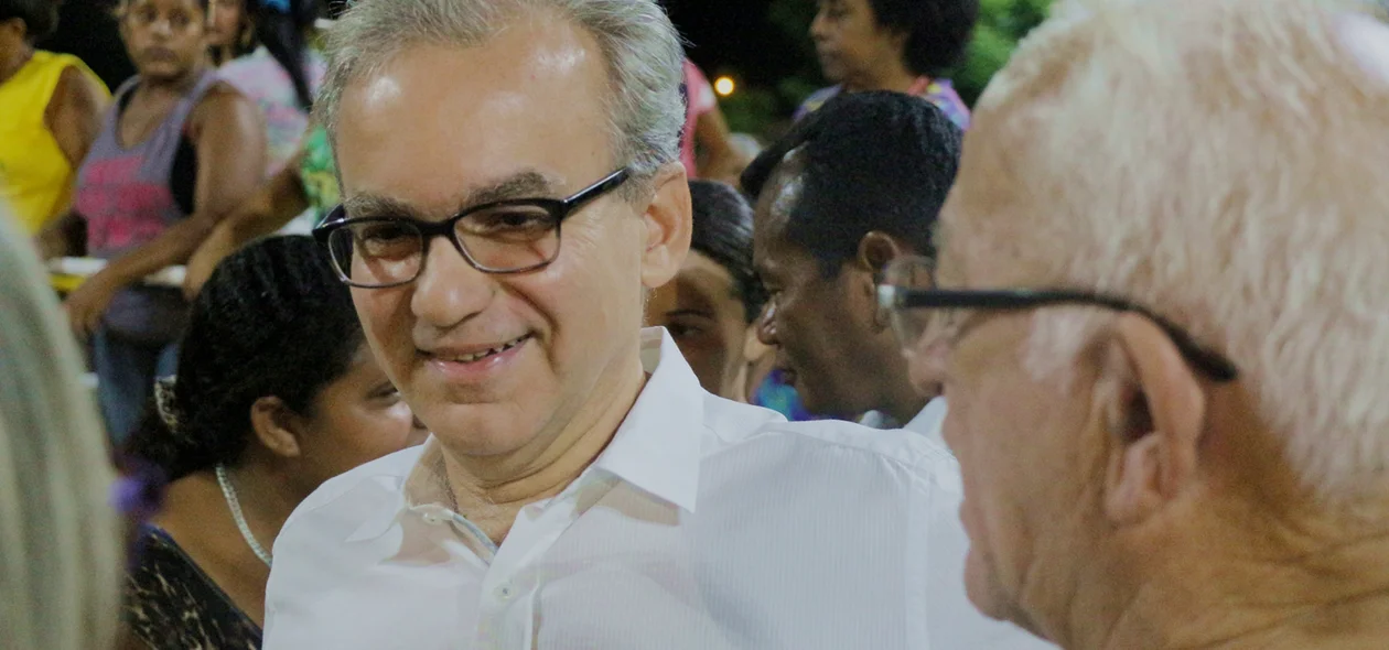 Prefeito Firmino Filho participou da inauguração da praça