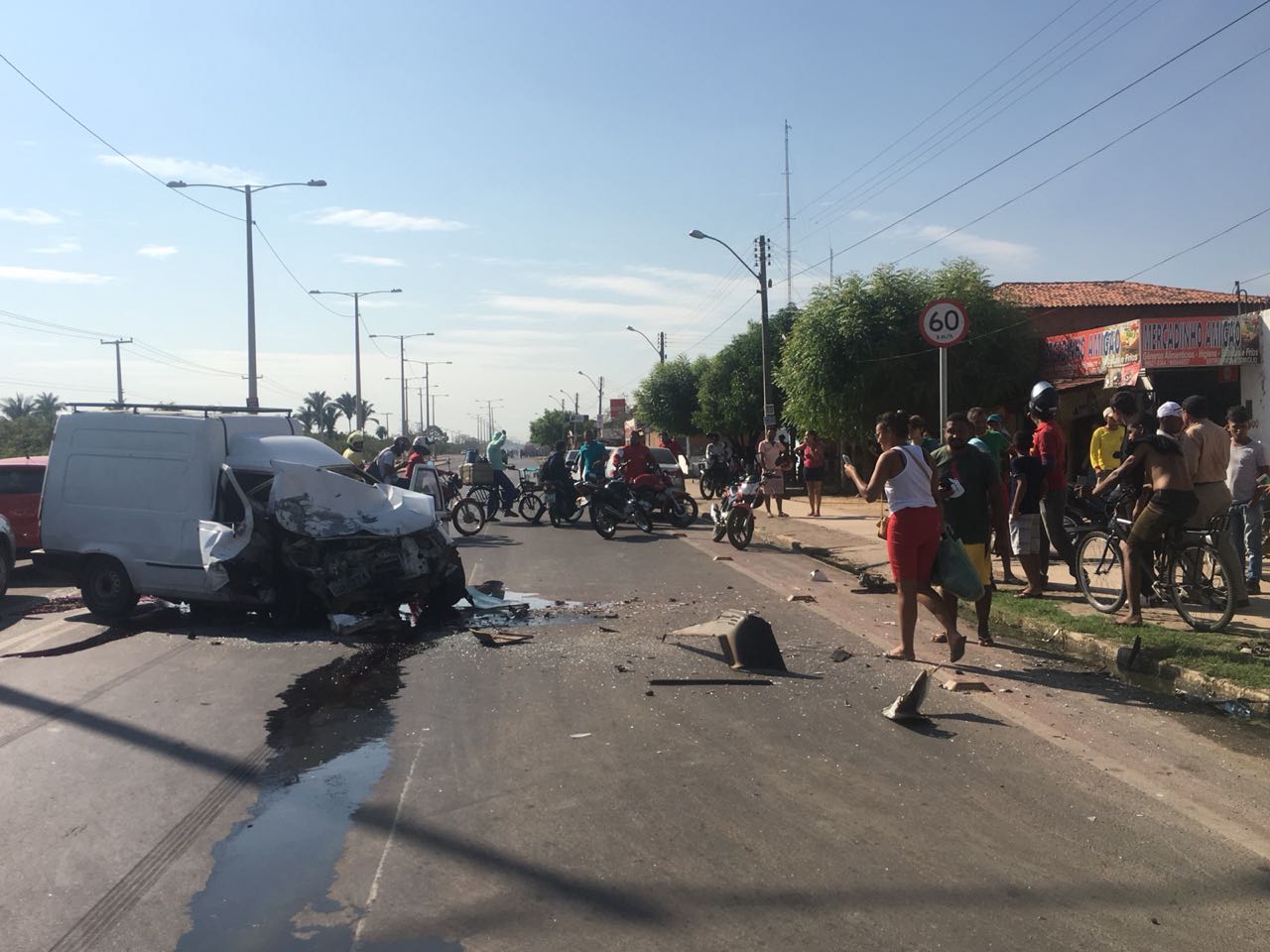 Acidente entre dois carros na Avenida Poti 