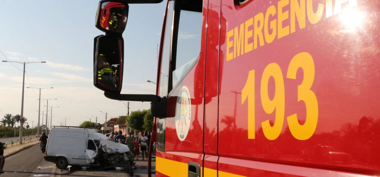 Corpo de Bombeiros esteve no local do acidente 