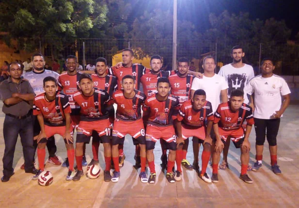 Equipe Pedrinhas vai disputar a final do torneio de futsal no bairro Pantanal, em Picos
