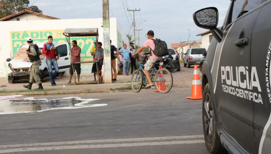 Polícia Técnico-Científica no local do acidente 