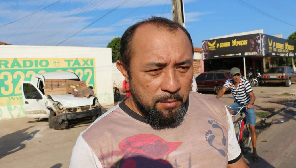 Presidente da Associação de Moradores do Parque Brasil III, Antônio Correia dos Santos