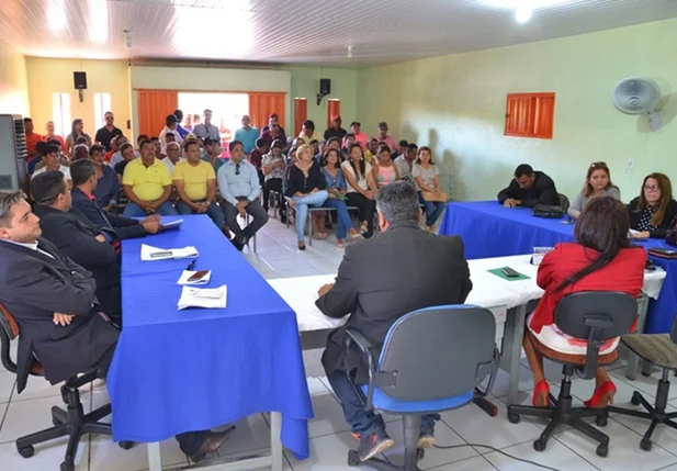 Sessão contou com a presença dos nove vereadores