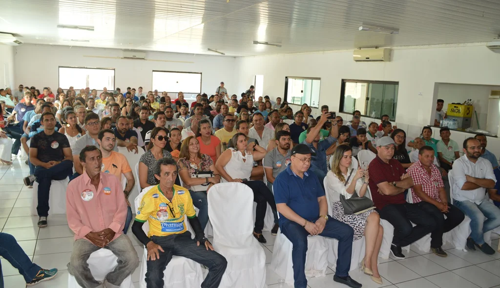 Lideranças lotam auditório em Picos