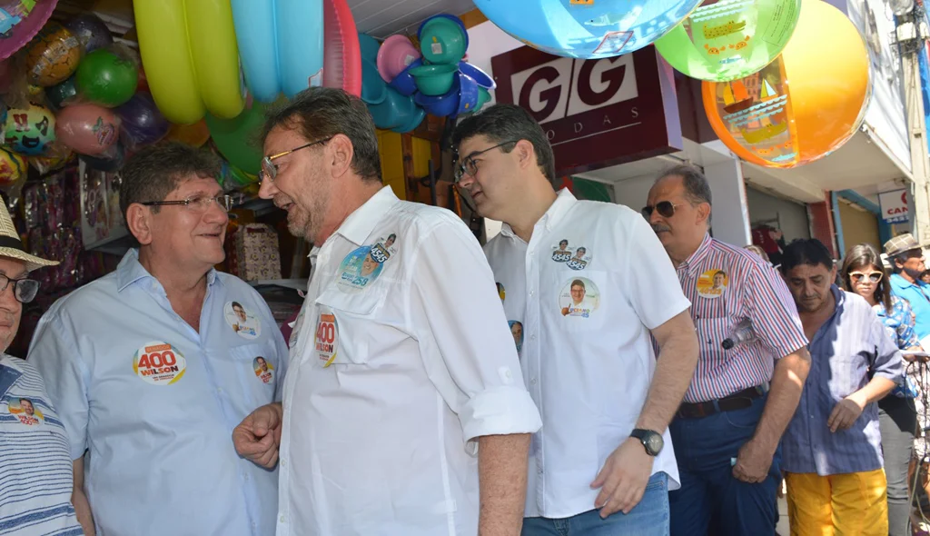 Luciano Nunes realiza caminhada em Picos