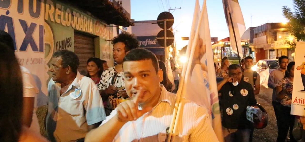 Caminhada ao candidato Luciano Nunes foi realizada no bairro Dirceu