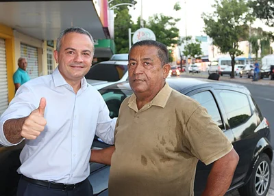O candidato Valter Alencar realizou caminhada no bairro Dirceu