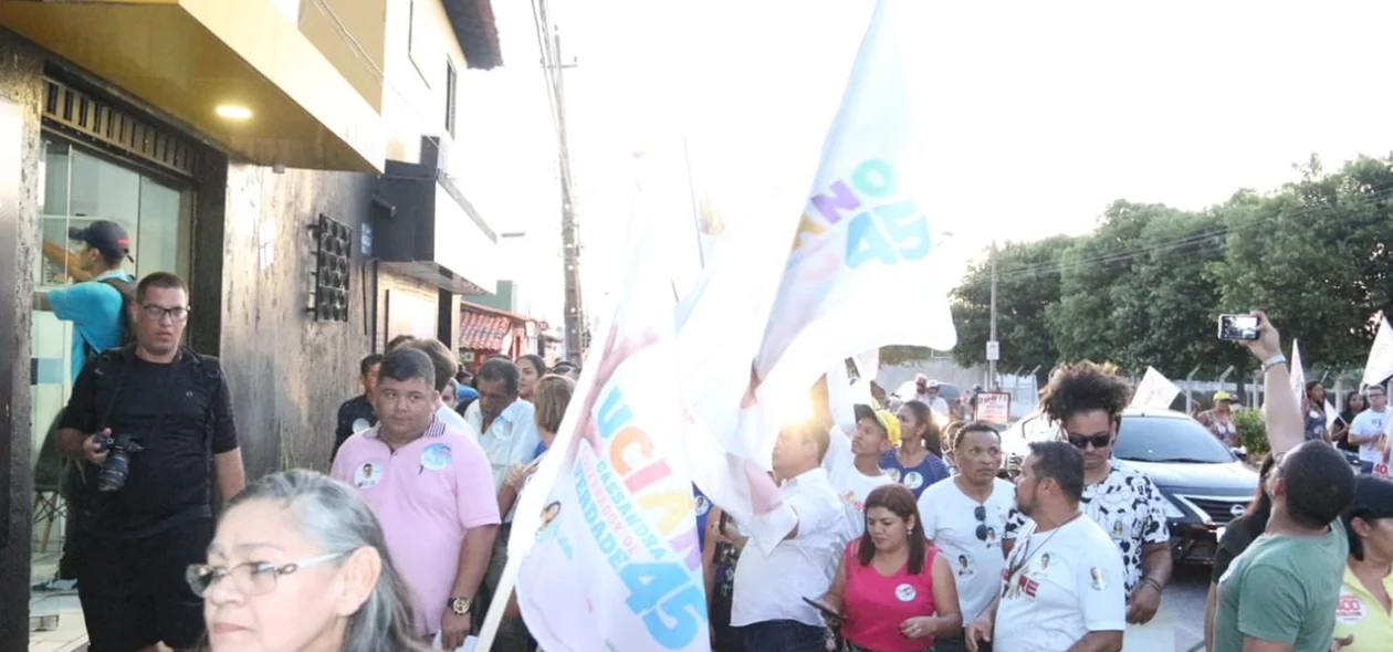 Populares que apoiando as bandeiras do candidato Luciano Nunes