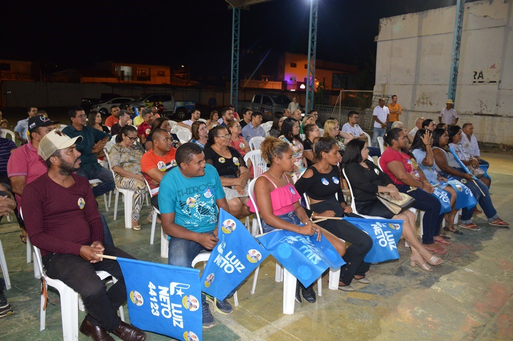 Simpatizantes de Elmano participam de encontro com o senador em Picos