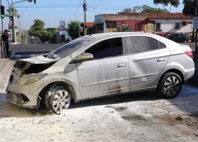 Motorista do veículo colidiu com uma bomba de combustíveis