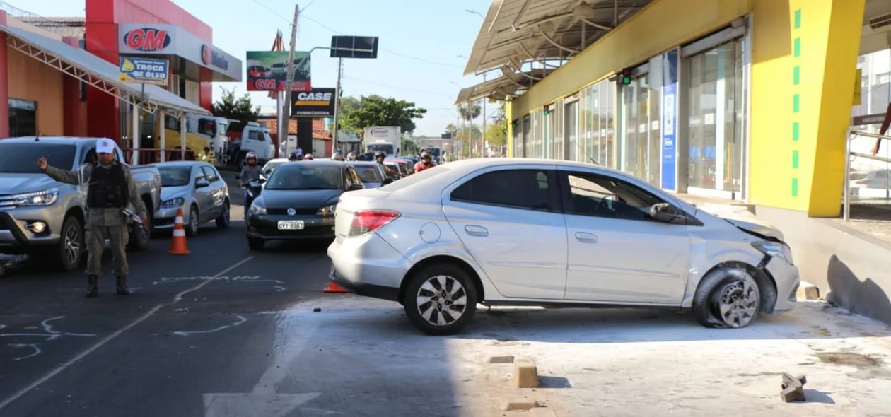 Polícia Militar ajudou a controlar o trânsito na Avenida Barão de Gurguéia