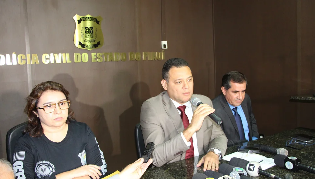 Coletiva de imprensa com a delegada Rejane Piauilino, Riedel Batista e Willame Moraes