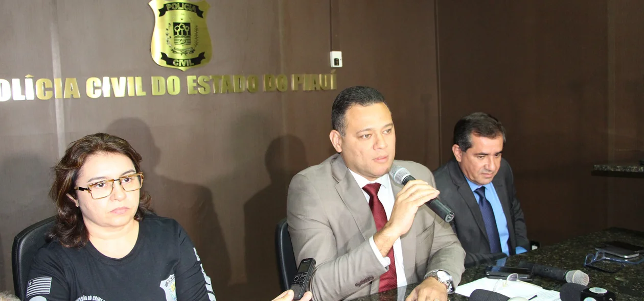 Coletiva de imprensa com a delegada Rejane Piauilino, Riedel Batista e Willame Moraes