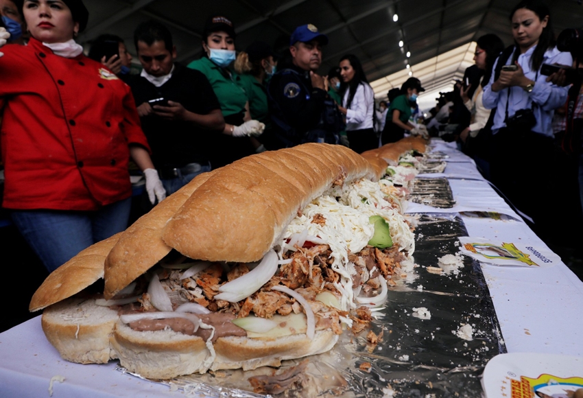 México bate recorde latino-americano de maior sanduíche