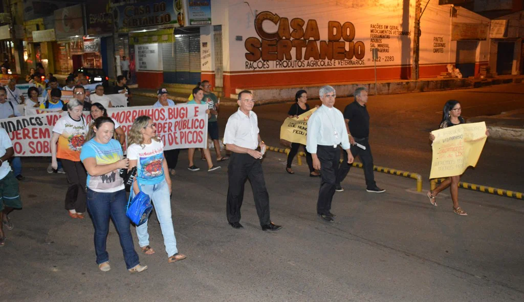 Dom Plínio e Padre Chiquinho acompanham a caminhada