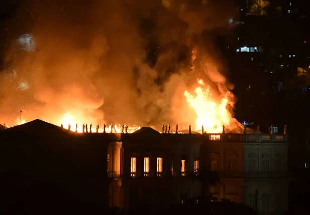 Fogo se espalhou rapidamente 