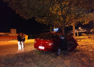 Veículo ficou parcialmente destruído na BR 316
