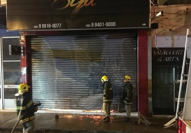 Incêndio ocorrido na noite do domingo