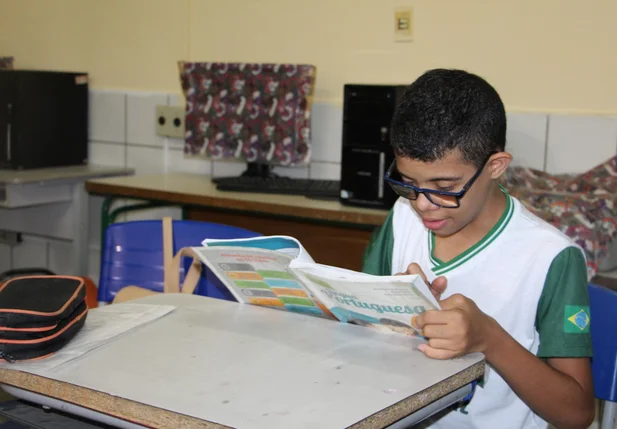 Estudante da escola Adamir Leal