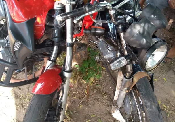 Motocicletas envolvidas em acidente em Castelo 
