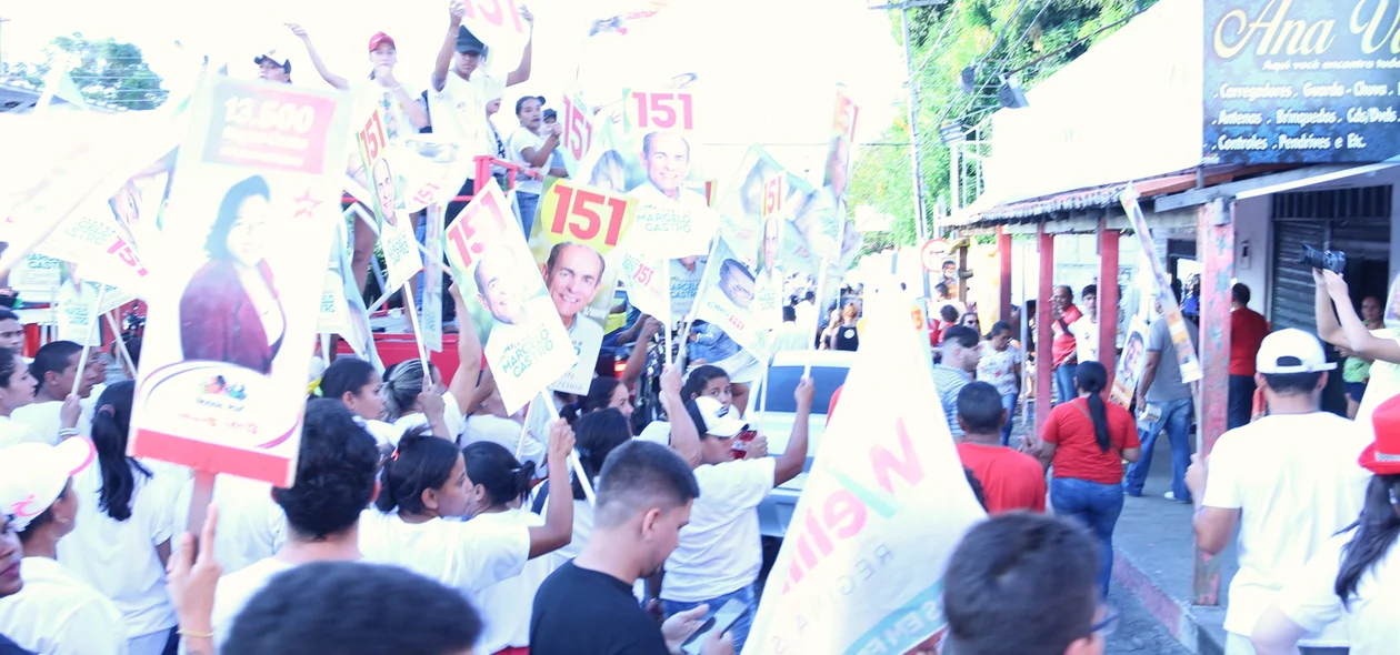 Pessoas na caminhada do Wellington Dias