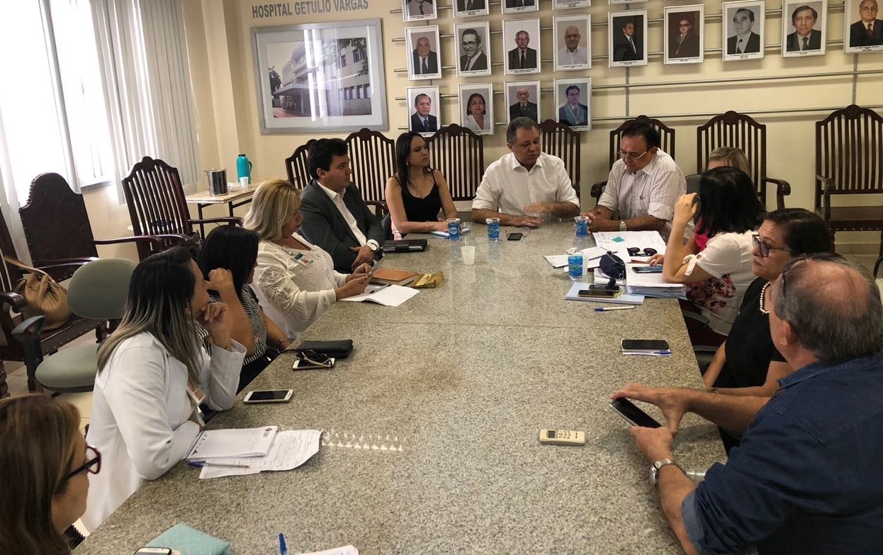 Reunião no Hospital Getúlio Vargas