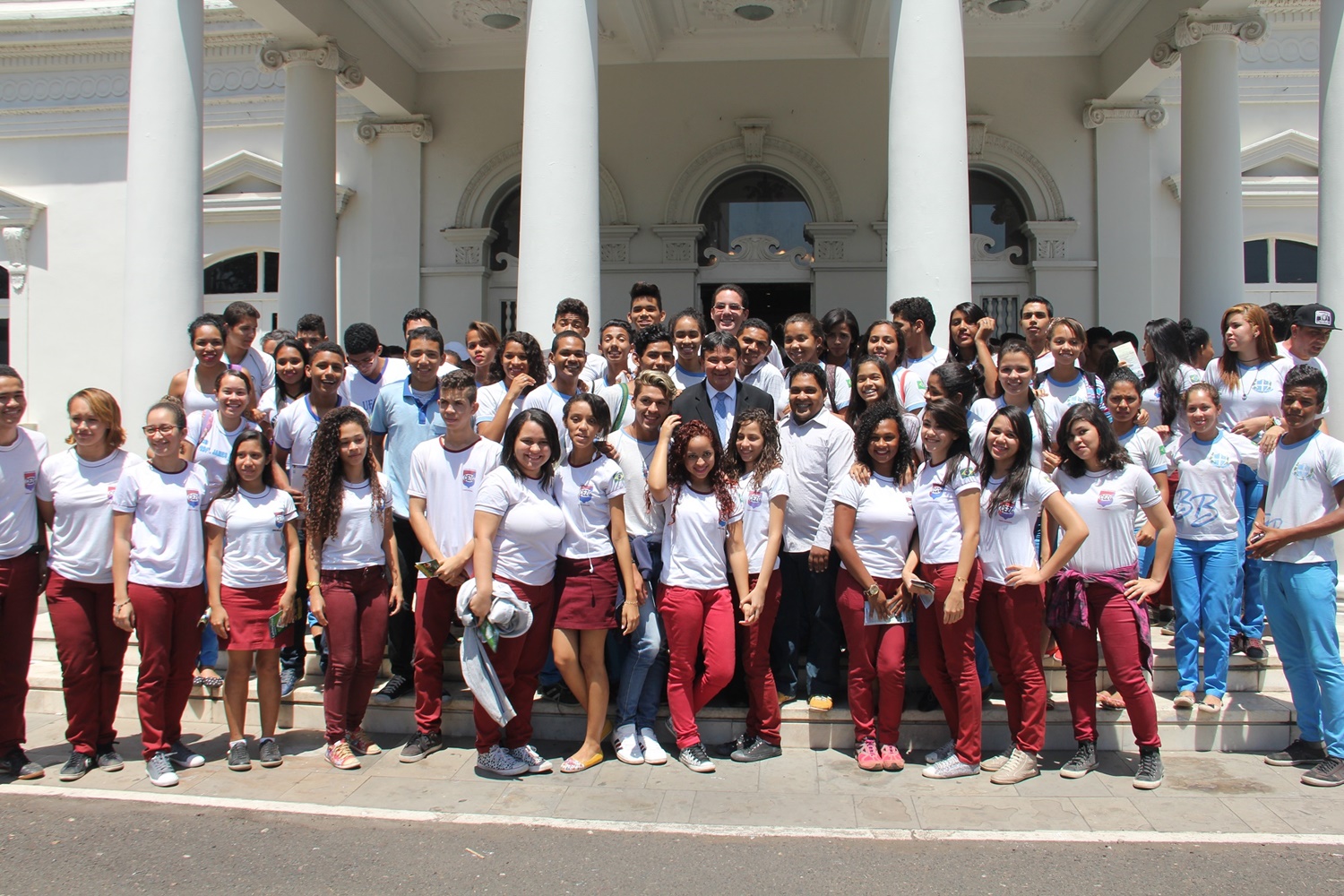 Wellington Dias durante visita ao Liceu Piauiense