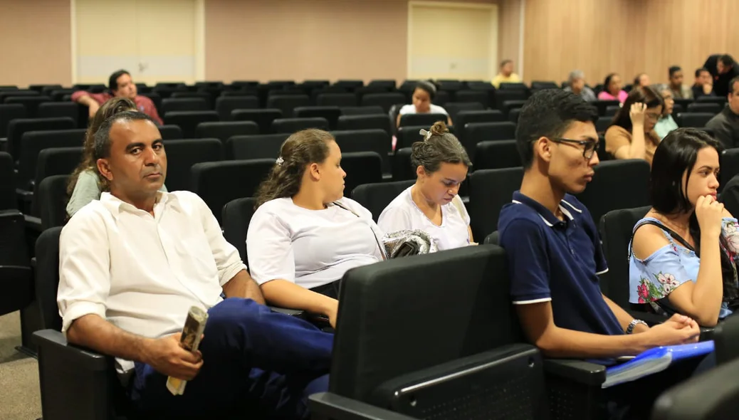 Familiares de Wanderson foram de branco para o julgamento 